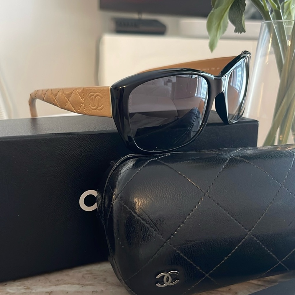 CHANEL sunglasses - excellent condition